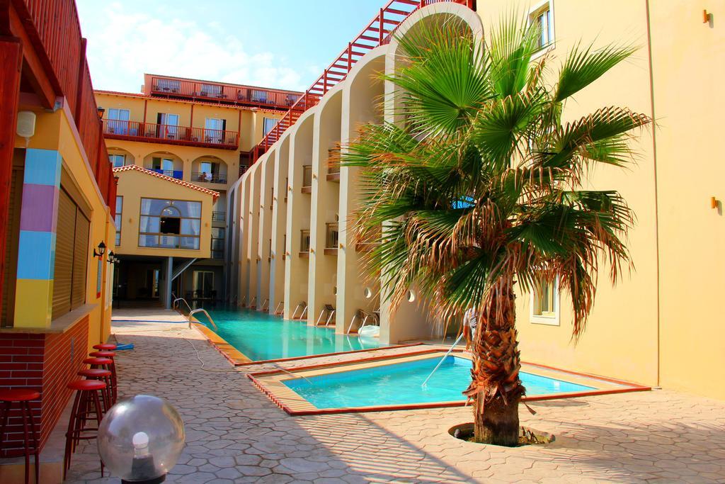 Agelia Beach Hotel Sfáka Eksteriør billede
