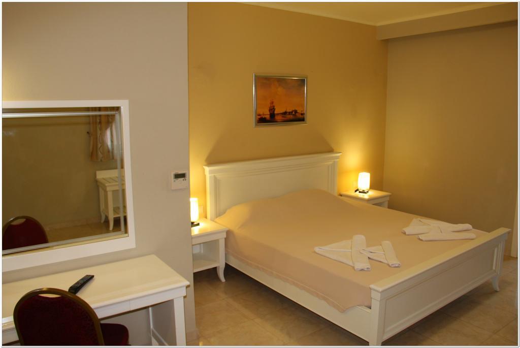 Agelia Beach Hotel Sfáka Eksteriør billede